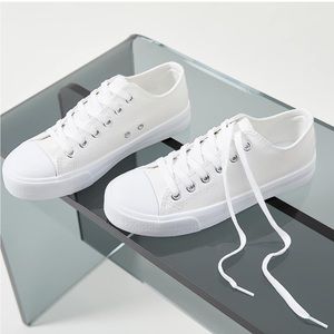 Women’s White leather sneakers (converse Knock off)
